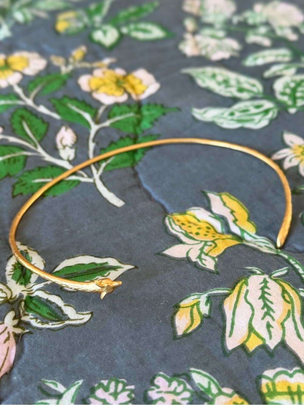 Avigail Adam Fox Choker